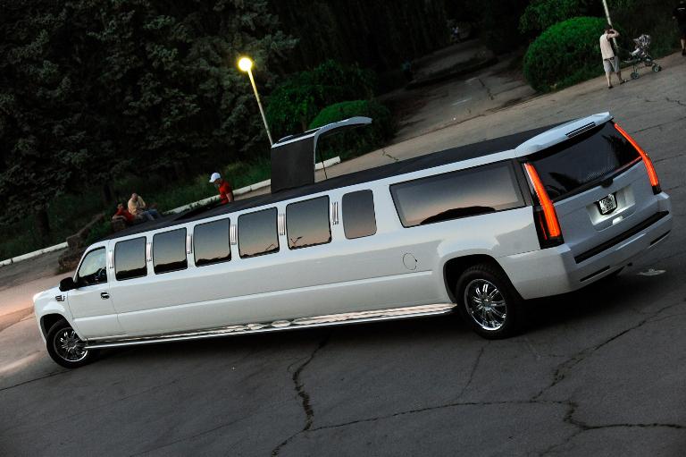 Limousine for Rent in Chisinau, Moldova - Cadillac Escalade6