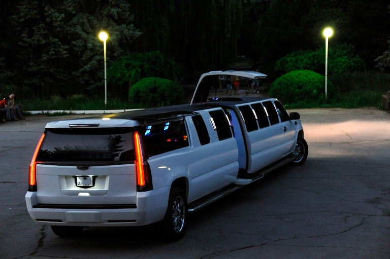 Limousine for Rent in Chisinau, Moldova - Cadillac Escalade6