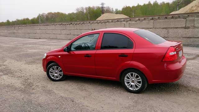 Noleggio auto in Moldova prezzi - Chevrolet Aveo Rosso2