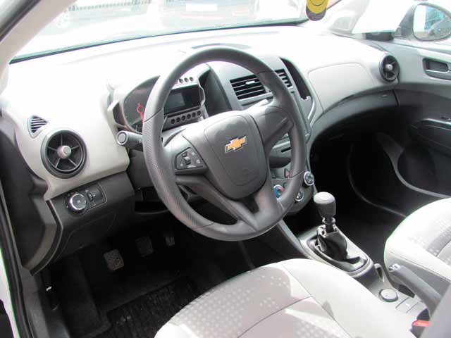 Noleggio Auto in Chisinau - Chevrolet Aveo nero4