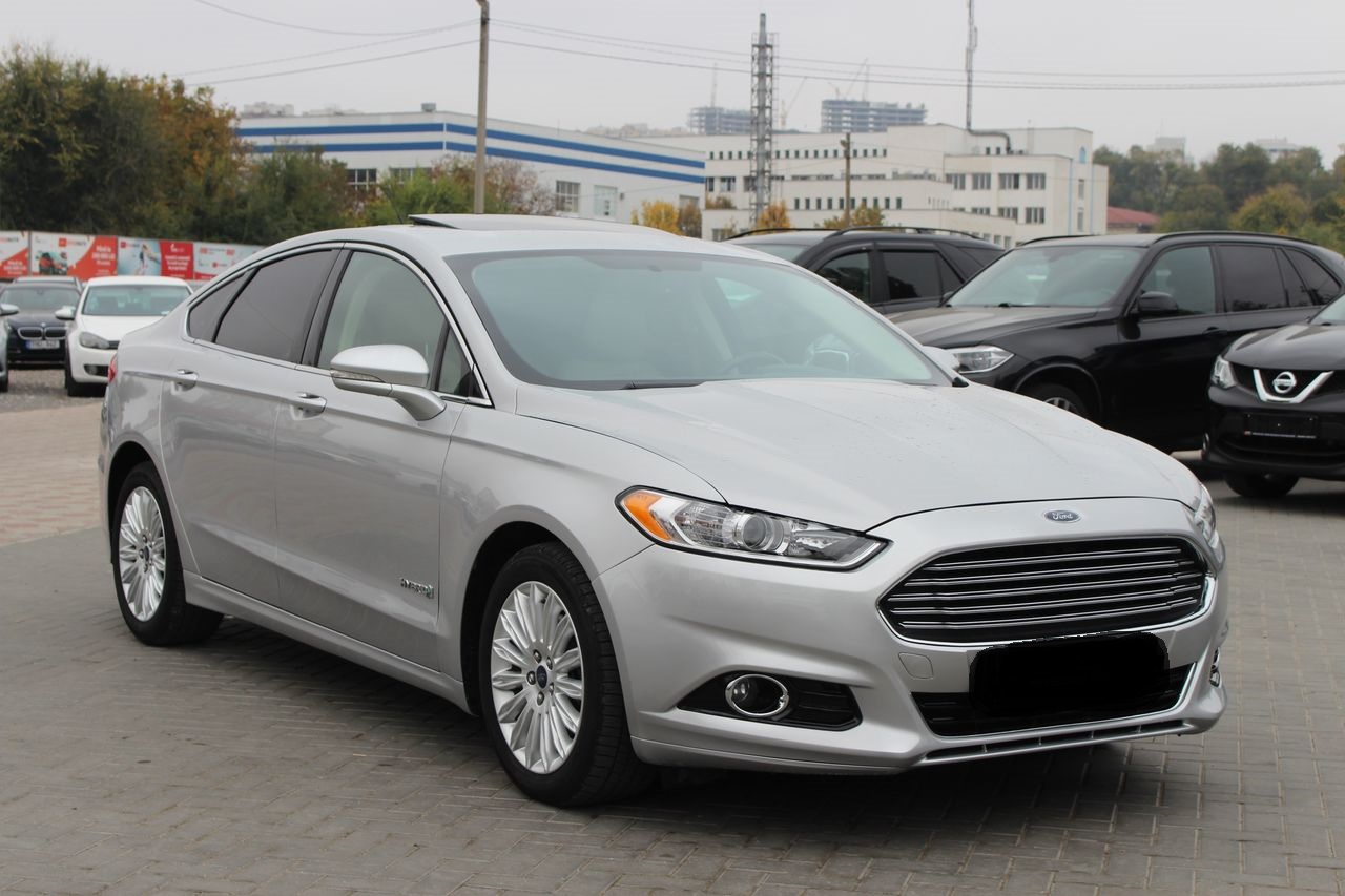 Car for Rent Chisinau, Moldova - Ford Fusion Silver1