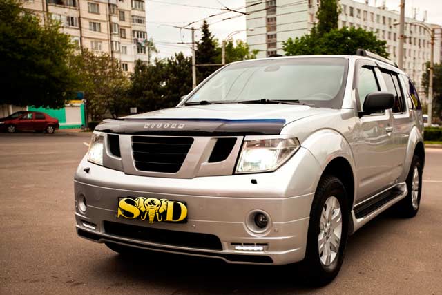 Car for Rent Chisinau, Moldova - Nissan Pathfinder 4x41