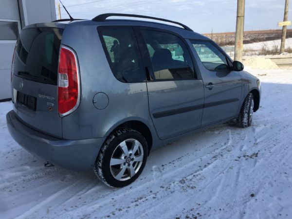 SKODA ROOMSTER - Închirieri Auto Chisinău, Moldova3