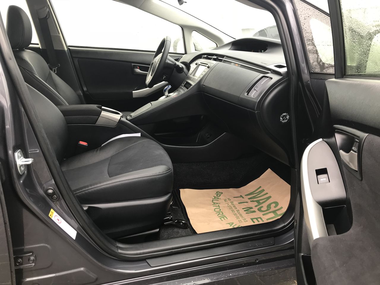 Toyota Prius -Masini la Procat Chisinău Ieftine4