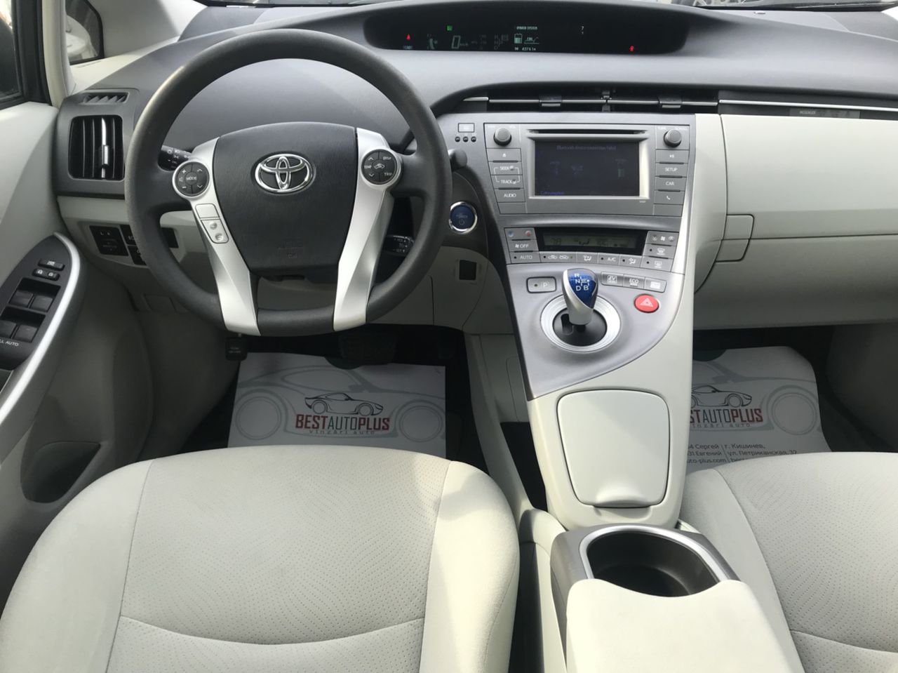 Toyota Prius -Masini la Procat Chisinău Ieftine6