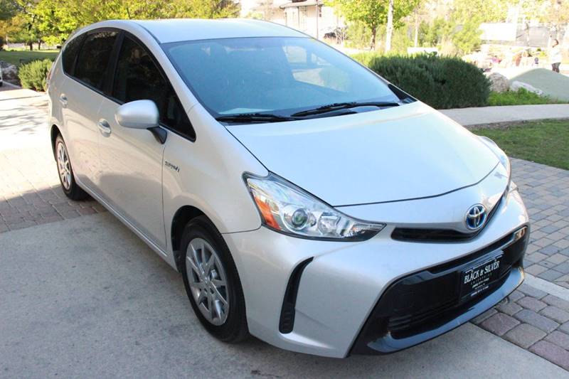 Toyota Prius V -Masini la Procat Chisinău Ieftine7